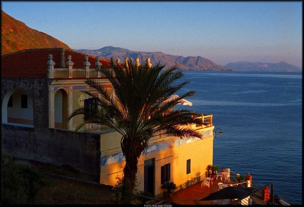 Hotel L'Ariana Isole Eolie - Una Esperienze Leni Bagian luar foto