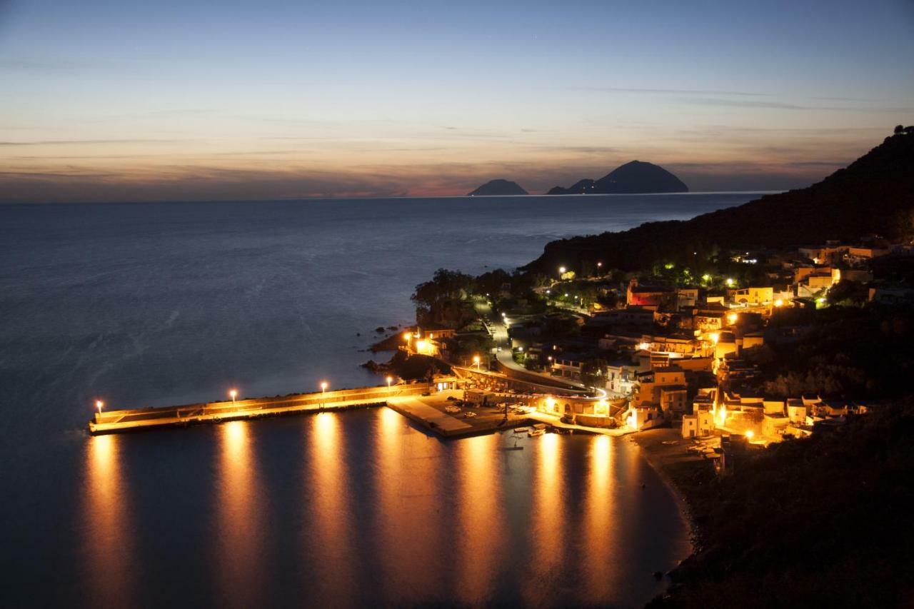 Hotel L'Ariana Isole Eolie - Una Esperienze Leni Bagian luar foto