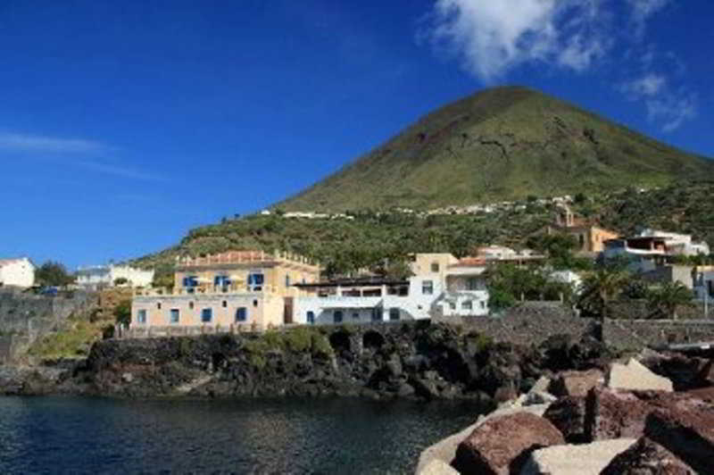 Hotel L'Ariana Isole Eolie - Una Esperienze Leni Bagian luar foto