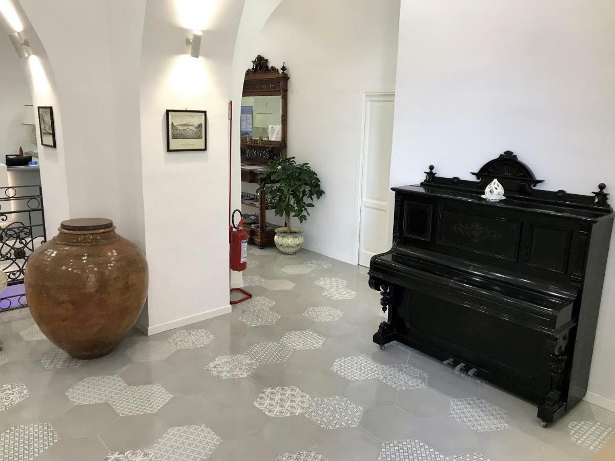 Hotel L'Ariana Isole Eolie - Una Esperienze Leni Bagian luar foto